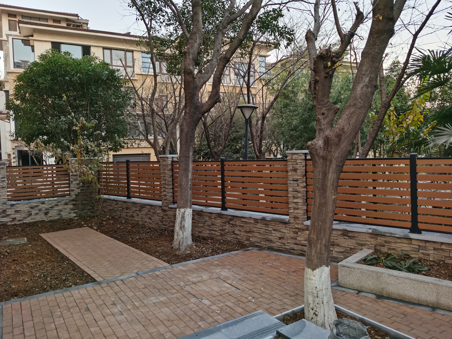 fence-003.jpg