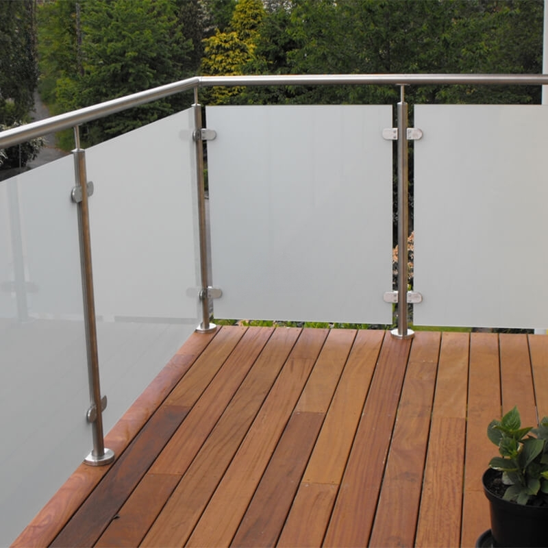 BP002 Glass Railing White