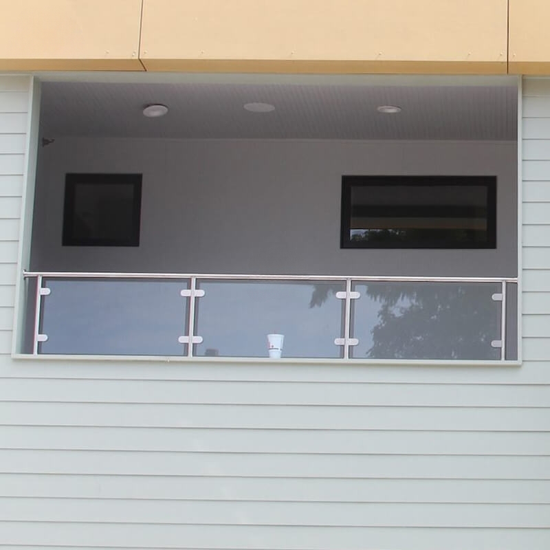 bp004 glass railing white 01