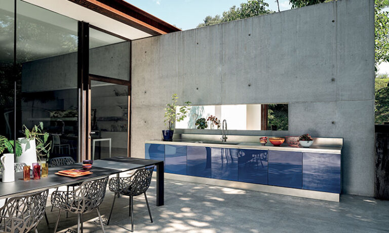 Outdoor Kitchen