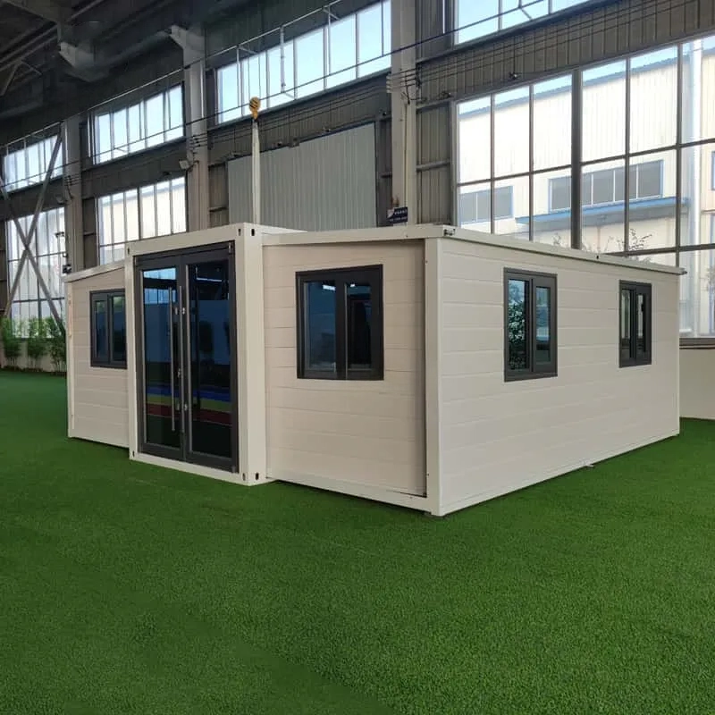 20ft Prefab Container House Manufacturer White Wall Panel KFC Door